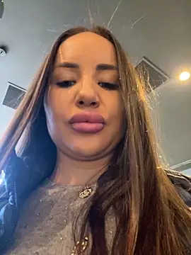 Snapshot of beautydiamond chatting on November 3, 2025, 10:30 am beautydiamond online show from November 3, 2025, 10:30 am