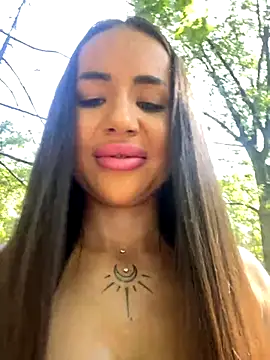 Snapshot of beautydiamond chatting on September 21, 2025, 8:41 am beautydiamond online show from September 21, 2025, 8:41 am