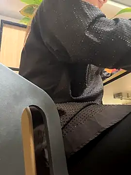 Snapshot of beautydiamond chatting on November 24, 2025, 9:20 am beautydiamond online show from November 24, 2025, 9:20 am