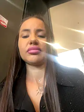 Snapshot of beautydiamond chatting on September 28, 2025, 8:43 am beautydiamond online show from September 28, 2025, 8:43 am