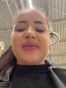 Snapshot of beautydiamond chatting on March 14, 2025, 8:42 am beautydiamond online show from March 14, 2025, 8:42 am