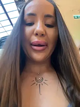 Snapshot of beautydiamond chatting on September 14, 2025, 9:09 am beautydiamond online show from September 14, 2025, 9:09 am