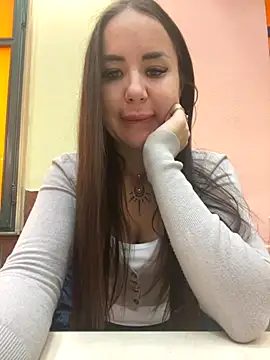 Snapshot of beautydiamond chatting on October 25, 2025, 8:35 am beautydiamond online show from October 25, 2025, 8:35 am