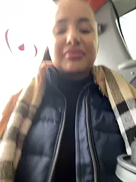 Snapshot of beautydiamond chatting on February 17, 2025, 8:52 am beautydiamond online show from February 17, 2025, 8:52 am