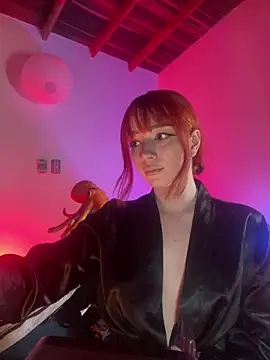 Snapshot of sweeet_peach chatting on March 22, 2026, 2:37 am sweeet peach online show from March 22, 2026, 2:37 am