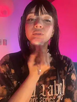 Snapshot of sweeet_peach chatting on March 26, 2026, 5:06 am sweeet peach online show from March 26, 2026, 5:06 am