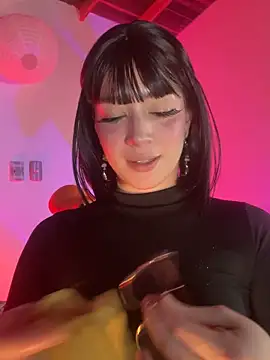 Snapshot of sweeet_peach chatting on March 18, 2026, 3:53 am sweeet peach online show from March 18, 2026, 3:53 am