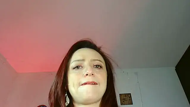 Snapshot of catalinamommyx chatting on November 8, 2025, 1:42 am catalinamommyx online show from November 8, 2025, 1:42 am