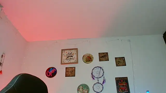 Snapshot of catalinamommyx chatting on November 15, 2025, 1:09 am catalinamommyx online show from November 15, 2025, 1:09 am