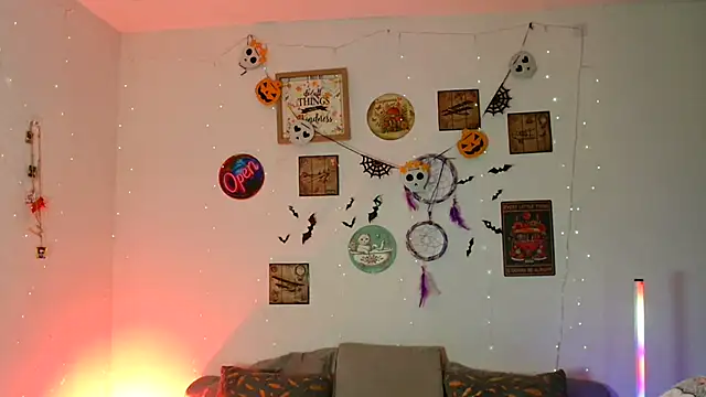 Snapshot of catalinamommyx chatting on November 1, 2025, 11:09 pm catalinamommyx online show from November 1, 2025, 11:09 pm