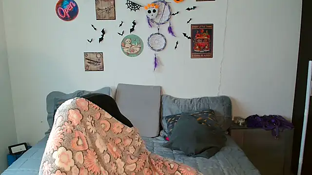 Snapshot of catalinamommyx chatting on October 31, 2025, 9:22 pm catalinamommyx online show from October 31, 2025, 9:22 pm