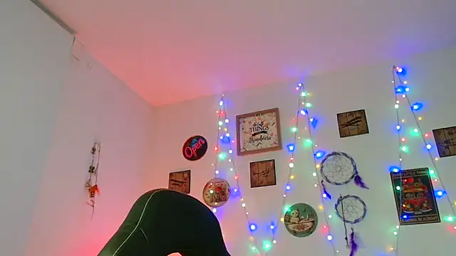 Snapshot of catalinamommyx chatting on October 25, 2025, 1:16 am catalinamommyx online show from October 25, 2025, 1:16 am