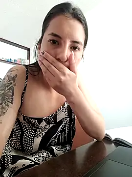 Snapshot of Bonny_Klote chatting on November 5, 2025, 3:59 pm Bonny Klote online show from November 5, 2025, 3:59 pm