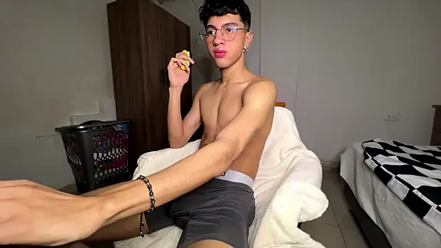 Snapshot of Angelligth chatting on November 13, 2025, 3:21 am Angelligth online show from November 13, 2025, 3:21 am