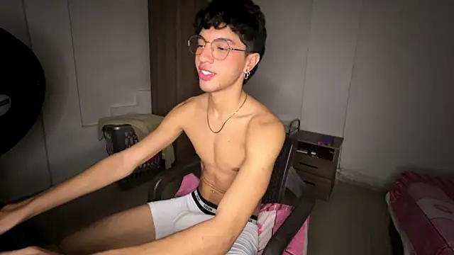 Snapshot of Angelligth chatting on October 23, 2025, 3:27 am Angelligth online show from October 23, 2025, 3:27 am