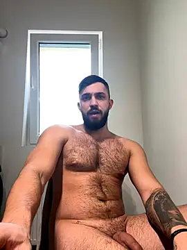 LoveIsBlind  online show from December 3, 2024, 9:06 am