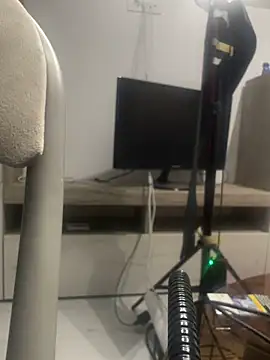 LoveIsBlind  online show from November 9, 2025, 12:31 pm