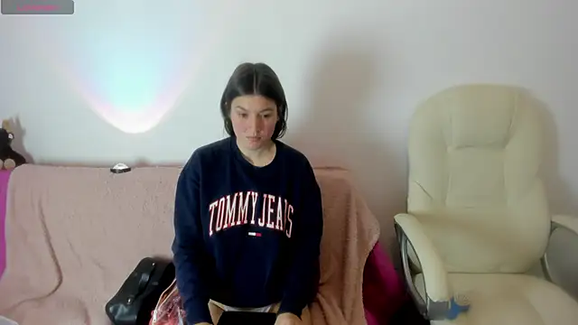 Snapshot of Tesa_cute chatting on November 11, 2025, 1:22 am Tesa cute online show from November 11, 2025, 1:22 am