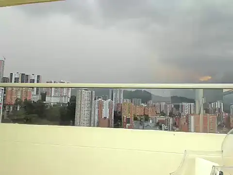 Snapshot of _violetadulce chatting on December 6, 2024, 10:35 pm  violetadulce online show from December 6, 2024, 10:35 pm