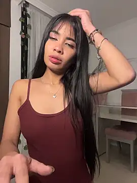 lina pink online show from December 1, 2025, 6:14 am