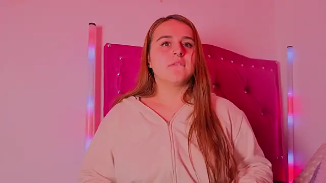 Snapshot of evy_orange1 chatting on November 20, 2025, 11:14 pm evy orange1 online show from November 20, 2025, 11:14 pm