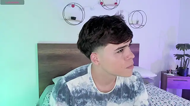 justinbiler online show from March 20, 2025, 12:32 pm