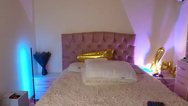 Snapshot of miaa_saenz1 chatting on November 22, 2025, 2:43 am miaa saenz1 online show from November 22, 2025, 2:43 am