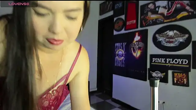 Snapshot of MADISSONLOVE_ chatting on October 5, 2025, 3:41 am MADISSONLOVE online show from October 5, 2025, 3:41 am