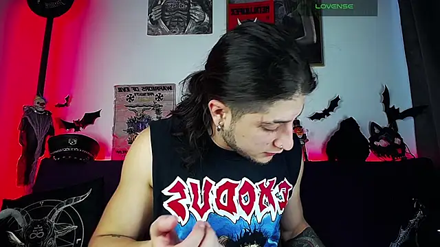 Snapshot of blckwolf_6 chatting on October 24, 2025, 6:29 pm blckwolf 6 online show from October 24, 2025, 6:29 pm