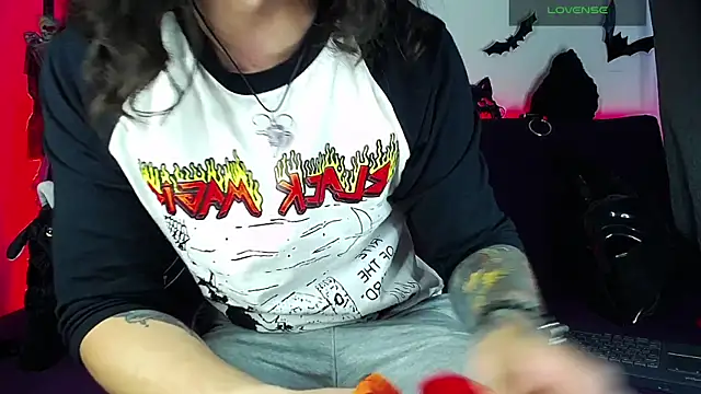 Snapshot of blckwolf_6 chatting on November 20, 2025, 6:52 pm blckwolf 6 online show from November 20, 2025, 6:52 pm