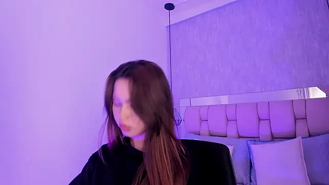 Roxie-Summers11 online show from February 14, 2025, 10:47 pm