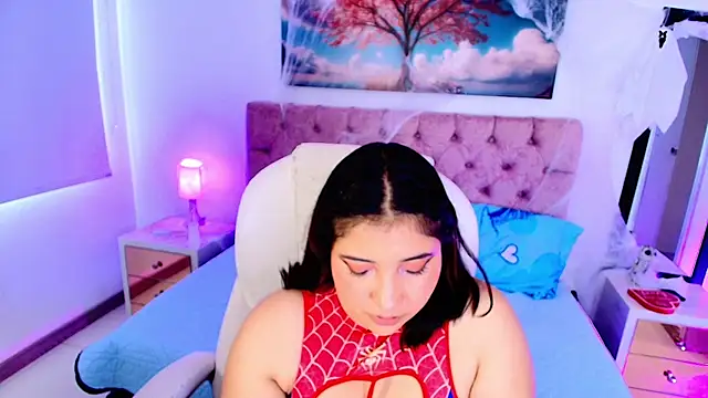 Emma monserrat online show from October 25, 2025, 7:25 pm