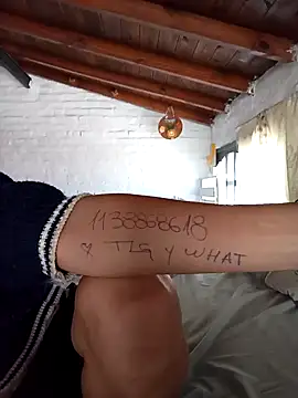 Viudanegraa online show from November 5, 2025, 12:08 pm