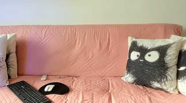 Snapshot of Emma_Jnes chatting on March 17, 2025, 9:24 pm Emma Jnes online show from March 17, 2025, 9:24 pm