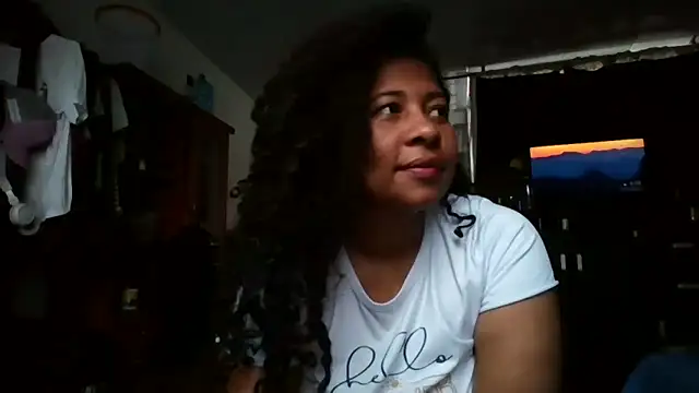 Snapshot of Ivon-09 chatting on October 22, 2025, 11:09 am Ivon-09 online show from October 22, 2025, 11:09 am