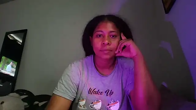 Snapshot of Ivon-09 chatting on October 31, 2025, 12:02 pm Ivon-09 online show from October 31, 2025, 12:02 pm