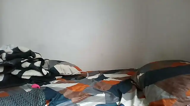 Ivon-09 online show from February 8, 2026, 12:47 pm