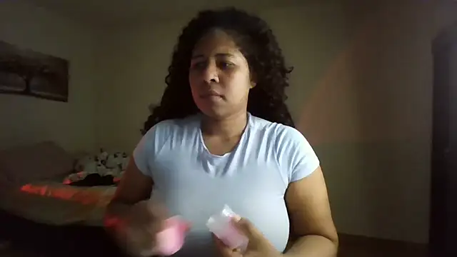 Snapshot of Ivon-09 chatting on July 18, 2026, 12:14 pm Ivon-09 online show from July 18, 2026, 12:14 pm
