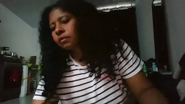 Snapshot of Ivon-09 chatting on October 26, 2025, 11:10 am Ivon-09 online show from October 26, 2025, 11:10 am