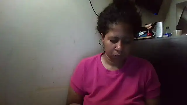 Snapshot of Ivon-09 chatting on November 11, 2025, 11:16 am Ivon-09 online show from November 11, 2025, 11:16 am