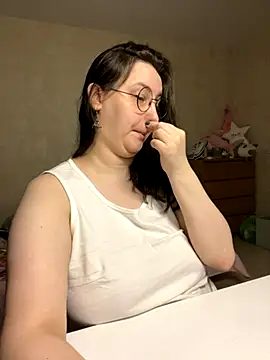 Snapshot of hungry1bunny chatting on November 3, 2025, 4:10 pm hungry1bunny online show from November 3, 2025, 4:10 pm