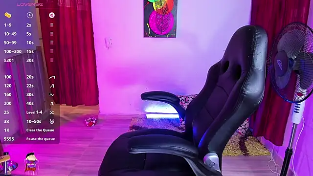 Snapshot of Sharon_hils chatting on January 16, 2025, 6:48 pm Sharon hils online show from January 16, 2025, 6:48 pm