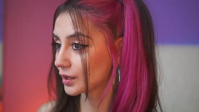 Snapshot of SabrinaHope chatting on December 4, 2025, 10:09 pm SabrinaHope online show from December 4, 2025, 10:09 pm