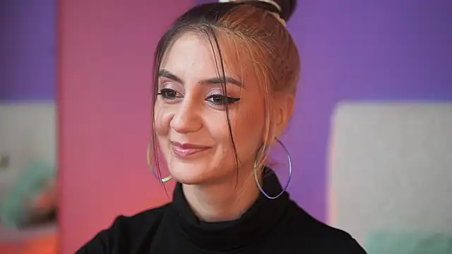 Snapshot of SabrinaHope chatting on November 14, 2025, 8:12 pm SabrinaHope online show from November 14, 2025, 8:12 pm