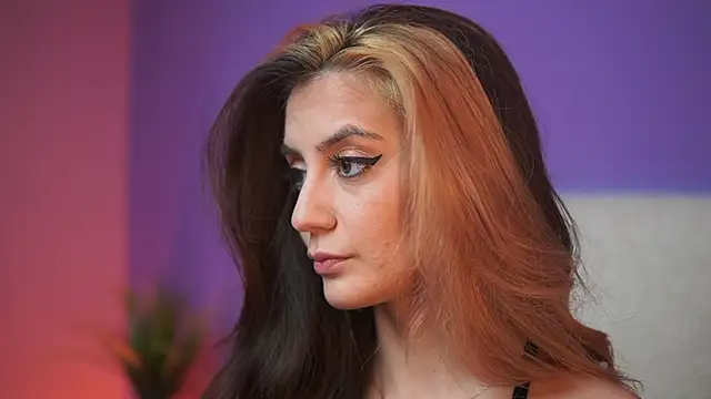 Snapshot of SabrinaHope chatting on November 25, 2025, 10:54 pm SabrinaHope online show from November 25, 2025, 10:54 pm