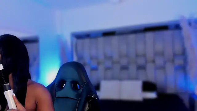 Snapshot of ChaynnaCooper chatting on December 14, 2025, 9:09 pm ChaynnaCooper online show from December 14, 2025, 9:09 pm