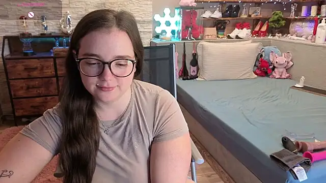 Kimberly-Caprice online show from May 24, 2026, 8:36 am