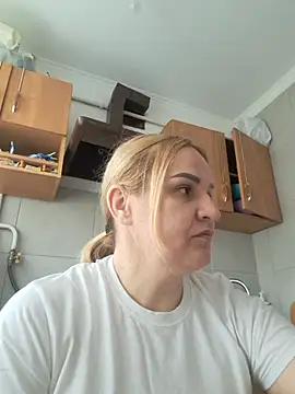 Malichkaanna30 online show from April 8, 2026, 7:54 am