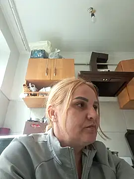 Malichkaanna30 online show from April 15, 2026, 1:26 pm