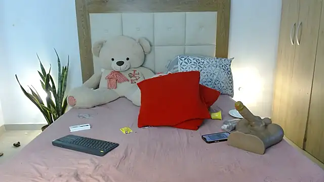 Snapshot of HELLEN_SWEET6 chatting on March 10, 2025, 11:16 pm HELLEN SWEET6 online show from March 10, 2025, 11:16 pm